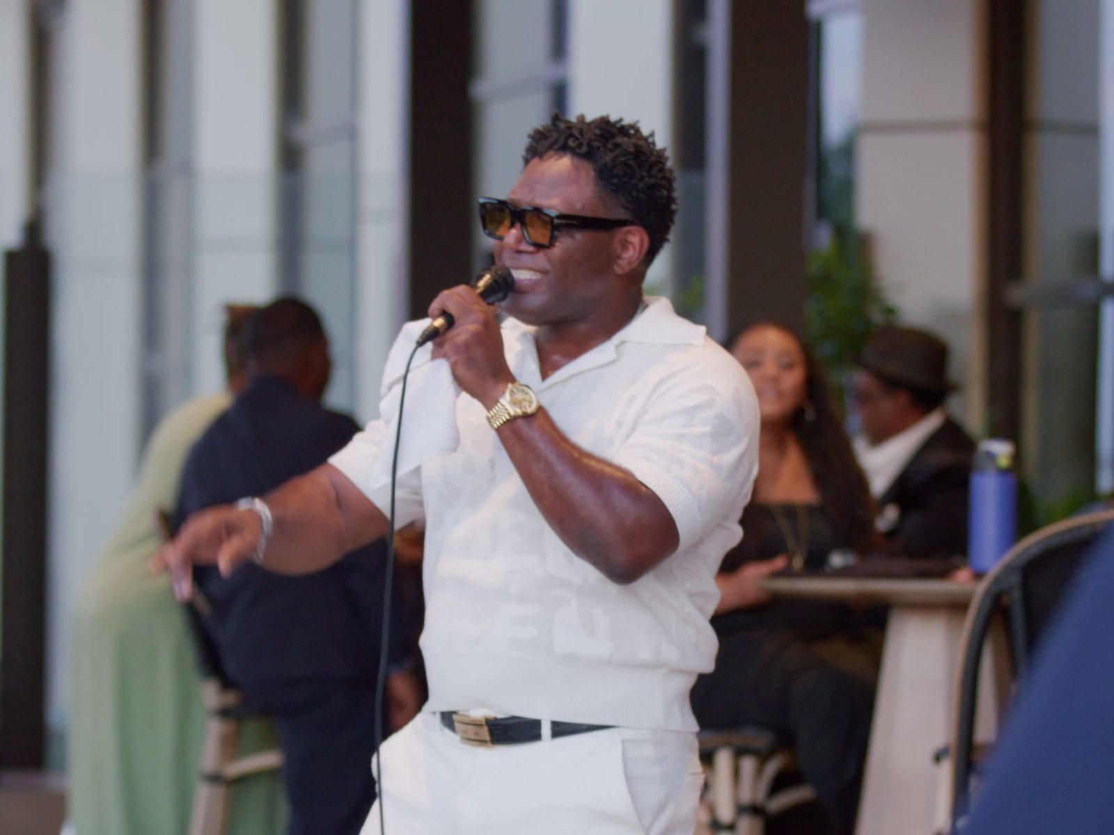Alvin Garrett performing live at an Atlanta wedding welcome party